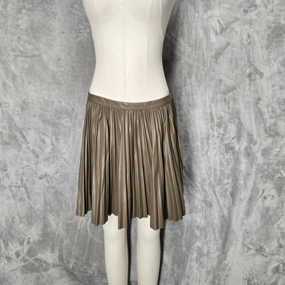 J.Crew Pleated‎ Skirt Women 10 Brown Faux Leather Chic Mini Preppy Neutral Earth